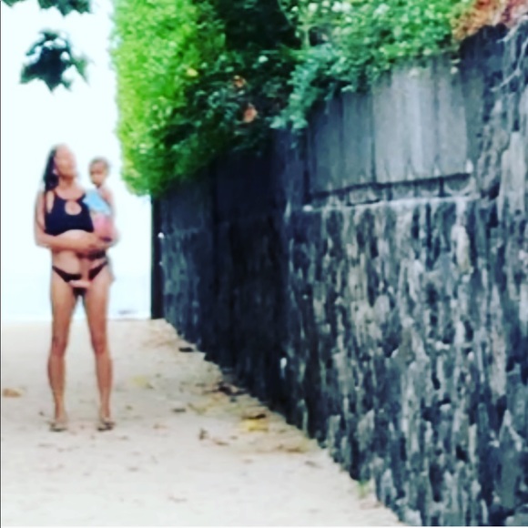 Aloha! Im your new POSH friend Bernadette, but YOU can call me BeHawaii๐ค๐๐ - Picture 6 of 17